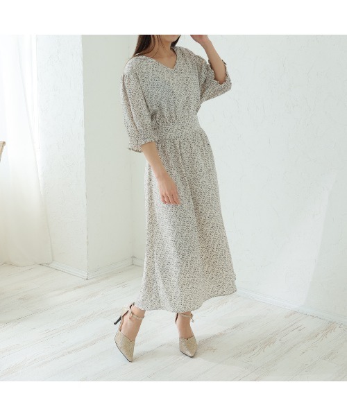 DEMETER(デメテル)の「9.0cm ポインテッドトゥ チャーム付き アンクルストラップ セパレート パンプス(パンプス・レディース・シルバー/ゴールド/ブラック・S/M/L/LL)」の8枚目の写真