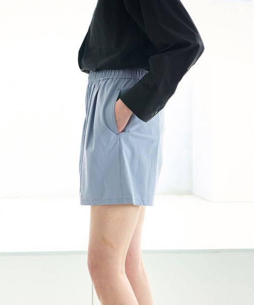 N.O.R.C(ノーク)の「ラッシュガードショートパンツ(その他パンツ・レディース・グレイッシュベージュ/ブラック/ブルー・フリー)」の11枚目の写真