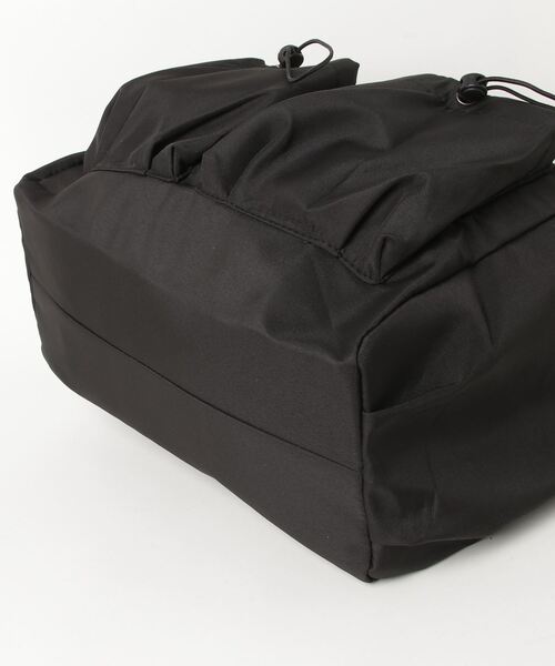 .KOM（ドットコム）の「『.KOM/ドットケーオーエム』ドロストポケットショルダーバッグ【Y】【CN】（ショルダーバッグ・レディース・グレー/ブラック・FREE）」の4枚目の写真