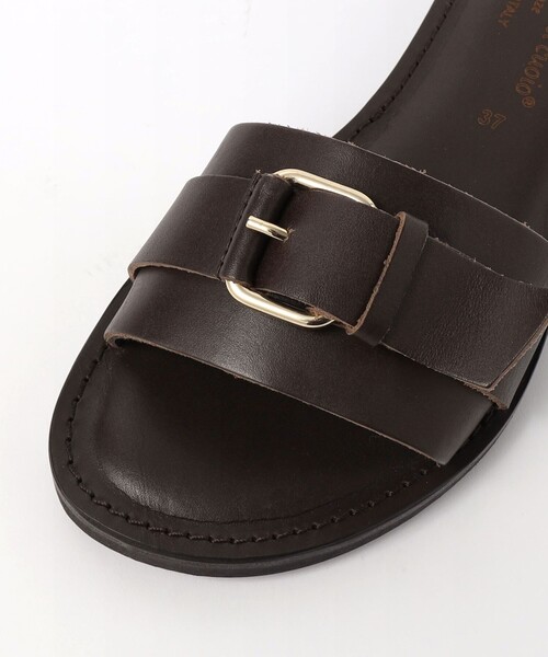 green label relaxing（グリーンレーベルリラクシング）の「【別注】＜LARTIGIANO DEL CUOIO＞フラットサンダル（サンダル・レディース・ブラック/ダークブラウン・36/37/38）」の11枚目の写真