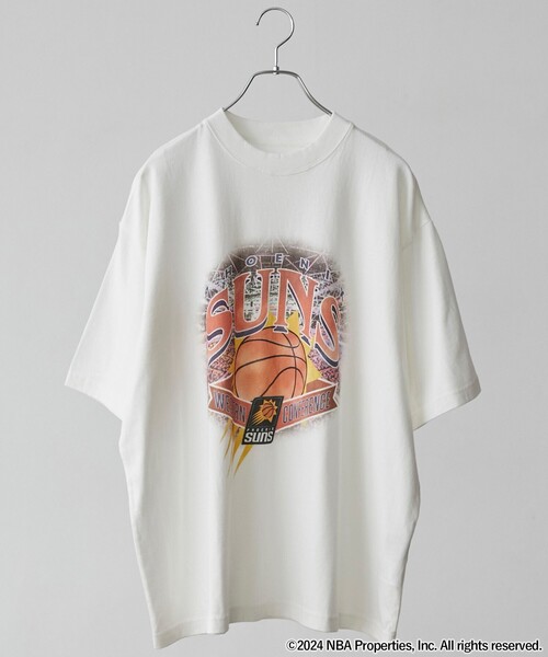 coen(コーエン)の「NBA別注グラフィックTシャツ(WEB限定カラー)(Tシャツ/カットソー・メンズ・ホワイト/ライトブルー/ブラック/ダークグリーン/パープル/ネイビー/その他1/その他2・M/L/XL)」の8枚目の写真