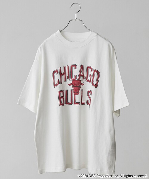 coen(コーエン)の「NBA別注グラフィックTシャツ(WEB限定カラー)(Tシャツ/カットソー・メンズ・ホワイト/ライトブルー/ブラック/ダークグリーン/パープル/ネイビー/その他1/その他2・M/L/XL)」の2枚目の写真