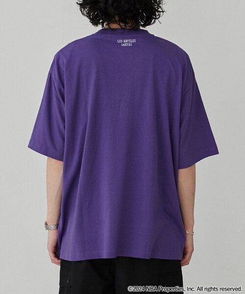 coen(コーエン)の「NBA別注グラフィックTシャツ(WEB限定カラー)(Tシャツ/カットソー・メンズ・ホワイト/ライトブルー/ブラック/ダークグリーン/パープル/ネイビー/その他1/その他2・M/L/XL)」の14枚目の写真
