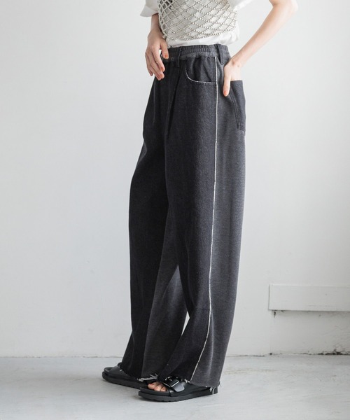 LOWRYS FARM（ローリーズファーム）の「スウェットキリカエデニムパンツ　128601（デニムパンツ・レディース・ブルー/ブラック・FREE）」の2枚目の写真