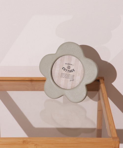 セール】フラワー型フォトフレーム（フォトフレーム）｜emesuelee