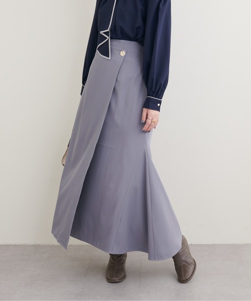 natural couture(ナチュラルクチュール)の「ベコベコ釦ラップキレイめスカート(スカート・レディース・サックスブルー/ダークブラウン/モカ/パープル・FREE/LARGE)」の5枚目の写真