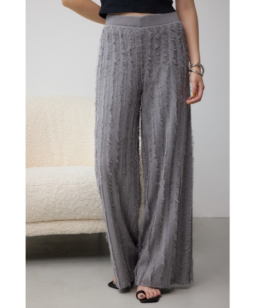 AZUL by moussy(アズールバイマウジー)の「シアーフリンジニットパンツ(スラックス・レディース・アイボリー/ブラック/グレー・SMALL/MEDIUM)」の9枚目の写真