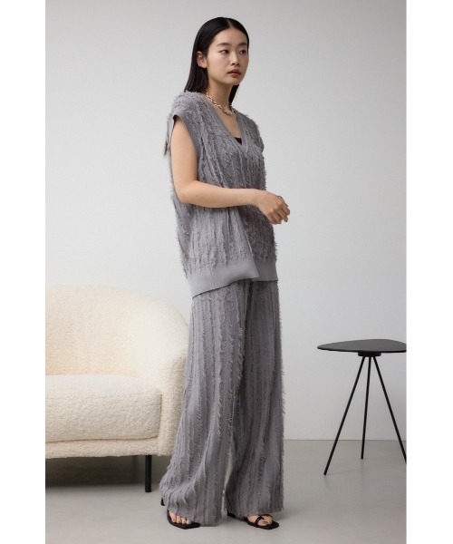 AZUL by moussy(アズールバイマウジー)の「シアーフリンジニットパンツ(スラックス・レディース・アイボリー/ブラック/グレー・SMALL/MEDIUM)」の8枚目の写真