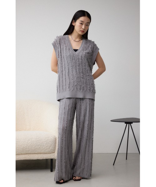 AZUL by moussy(アズールバイマウジー)の「シアーフリンジニットパンツ(スラックス・レディース・アイボリー/ブラック/グレー・SMALL/MEDIUM)」の7枚目の写真