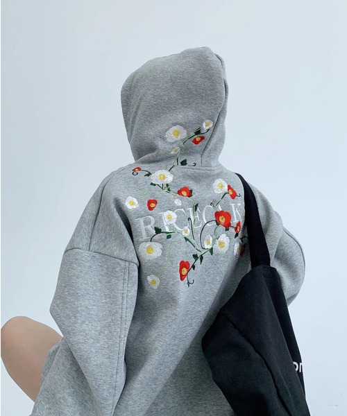 SHIENAS（シエナス）の「ロゴ刺繍花柄パーカー（パーカー）」 - WEAR