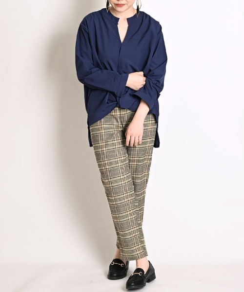 MARAI(マーライ)の「ラウンドヘム スキッパーシャツ 長袖(シャツ/ブラウス・レディース・ホワイト/ネイビー/ダークグリーン・MEDIUM/LARGE)」の18枚目の写真