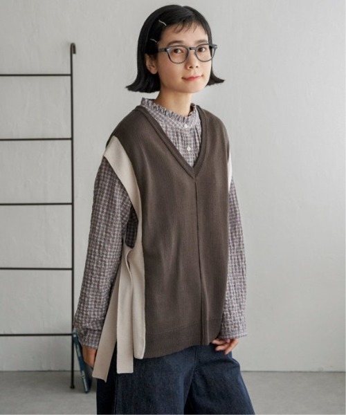 LBC（エルビーシー）の「2WAY配色リボンベスト（ニット/セーター・レディース・ベージュ/ブルー系その他/ブラック/チャコールグレー・M/L）」の3枚目の写真