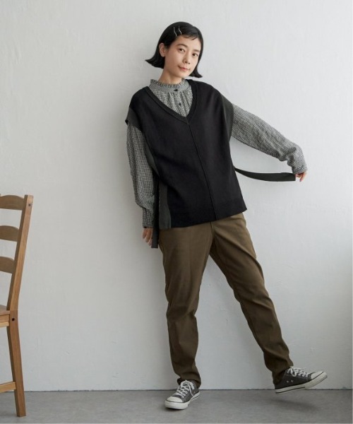 LBC（エルビーシー）の「2WAY配色リボンベスト（ニット/セーター・レディース・ベージュ/ブルー系その他/ブラック/チャコールグレー・M/L）」の15枚目の写真