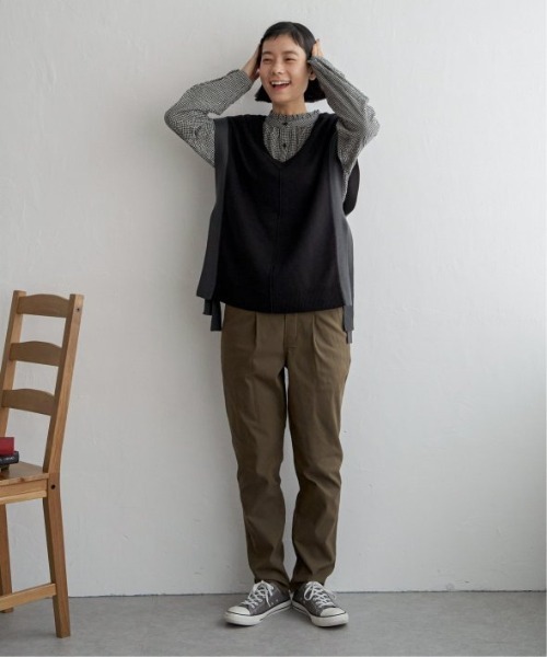 LBC（エルビーシー）の「2WAY配色リボンベスト（ニット/セーター・レディース・ベージュ/ブルー系その他/ブラック/チャコールグレー・M/L）」の14枚目の写真