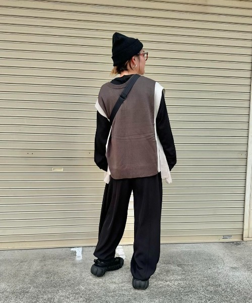 LBC（エルビーシー）の「2WAY配色リボンベスト（ニット/セーター・レディース・ベージュ/ブルー系その他/ブラック/チャコールグレー・M/L）」の18枚目の写真