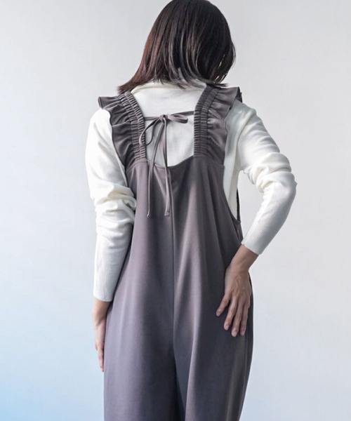 mili an deni(ミリアンデニ)の「カットジャガード肩フリルオールインワン(つなぎ/オールインワン・レディース・ブラック/チャコールグレー/アッシュグレー・M)」の8枚目の写真