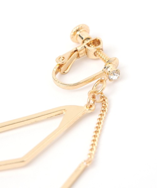 LAKOLE(ラコレ)の「チェーンロングバーイヤリング / 139689(イヤリング・レディース・その他1/その他2・FREE)」の3枚目の写真