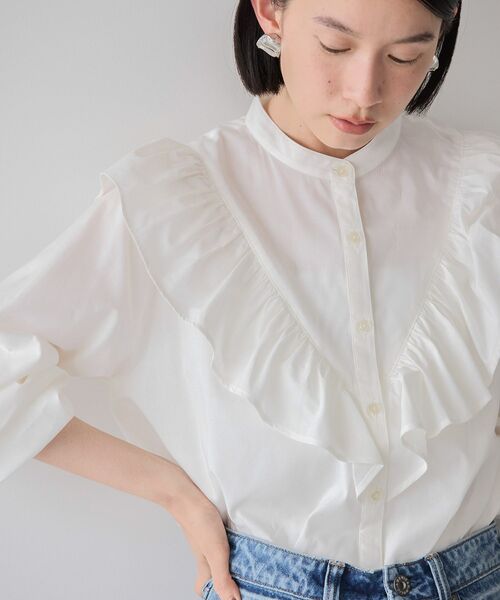 FLICKA✨スタンドカラーフリルブラウス　水色　フリル　パール Flicka フリッカフリル付きスタンドカラーブラウス ¥35,200