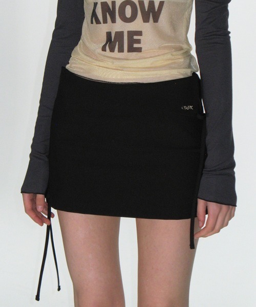 CRANK(クランク)の「RIBBON SLIT SKIRT PANTS(スカート・レディース・ブラック/イエロー/チャコール・SMALL/MEDIUM)」の2枚目の写真