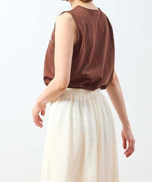 aunt lily(アントリリー)の「ロゴプリントノースリーブプルオーバー(タンクトップ・レディース・ホワイト/ブラウン・M~L)」の5枚目の写真