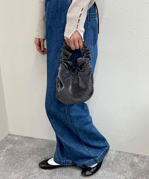 fredy emue（フレディエミュ）の「ギャザーハンドルラメミニバッグ（ハンドバッグ・レディース・ブラック/シルバー・FREE）」の5枚目の写真