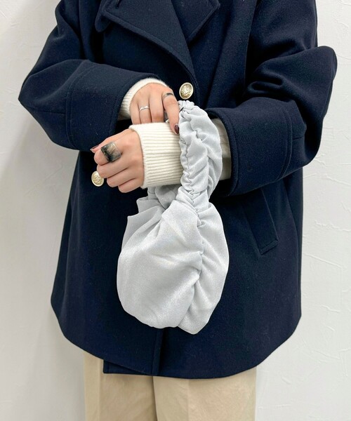 fredy emue（フレディエミュ）の「ギャザーハンドルラメミニバッグ（ハンドバッグ・レディース・ブラック/シルバー・FREE）」の6枚目の写真