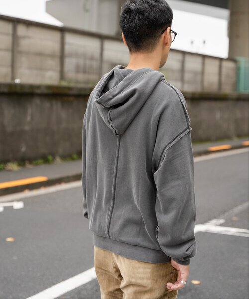 VENCEEXCHANGE(ヴァンスエクスチェンジ)の「裏毛ピグメントジップパーカー(パーカー・メンズ・レッド/チャコール/カーキ・L/M)」の10枚目の写真