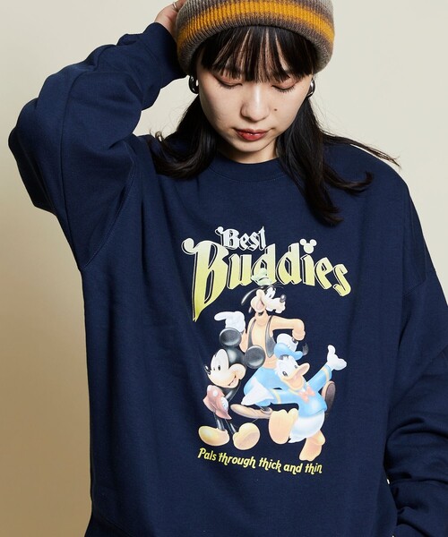 FREAK'S STORE(フリークスストア)の「限定展開 DISNEY ディズニー/別注 ビッグシルエット クルーネック プリントスウェット/Best Buddies(スウェット・メンズ・ネイビー/チャコールグレー/グレー・MEDIUM/SMALL/LARGE)」の3枚目の写真
