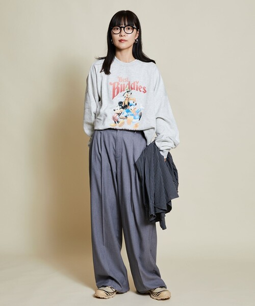 FREAK'S STORE(フリークスストア)の「限定展開 DISNEY ディズニー/別注 ビッグシルエット クルーネック プリントスウェット/Best Buddies(スウェット・メンズ・ネイビー/チャコールグレー/グレー・MEDIUM/SMALL/LARGE)」の19枚目の写真