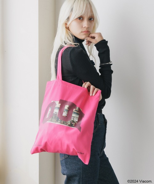 PARKS TOKYO SELECT（パークストウキョウセレクト）の「EMILY IN PARIS × FUDGE / TOTE BAG（トートバッグ・レディース・ピンク系/アイボリー/ネイビー/ダークグリーン・FREE）」の4枚目の写真