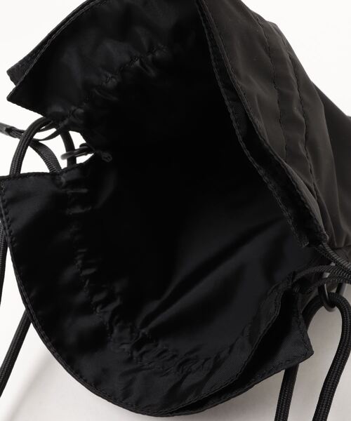 SML(エスエムエル)の「MULTI POCKET DRAWSTRING M / 巾着(ショルダーバッグ・レディース・ブラック/グレー・FREE)」の3枚目の写真