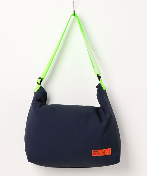 Ocean&Ground（オーシャン&グラウンド）の「ユースフルカラーショルダーBAG（ショルダーバッグ・キッズ・ベージュ/ネイビー/パープル/ブラック/オリーブ/シルバー・FREE）」の4枚目の写真