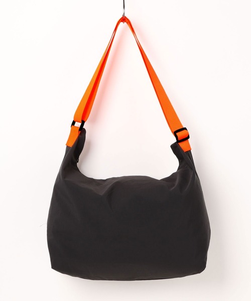 Ocean&Ground（オーシャン&グラウンド）の「ユースフルカラーショルダーBAG（ショルダーバッグ・キッズ・ベージュ/ネイビー/パープル/ブラック/オリーブ/シルバー・FREE）」の7枚目の写真