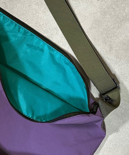 Ocean&Ground（オーシャン&グラウンド）の「ユースフルカラーショルダーBAG（ショルダーバッグ・キッズ・ベージュ/ネイビー/パープル/ブラック/オリーブ/シルバー・FREE）」の12枚目の写真