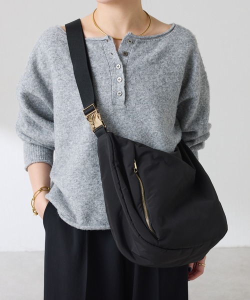 PAPILLONNER（パピヨネ）の「ナイロンテープショルダーバッグ（ショルダーバッグ・レディース・アイボリー/ブラック・FREE）」の5枚目の写真