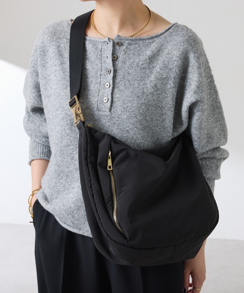 PAPILLONNER（パピヨネ）の「ナイロンテープショルダーバッグ（ショルダーバッグ・レディース・アイボリー/ブラック・FREE）」の3枚目の写真