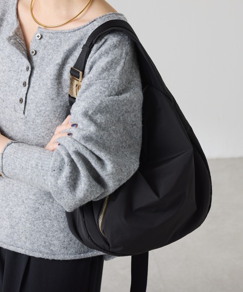 PAPILLONNER（パピヨネ）の「ナイロンテープショルダーバッグ（ショルダーバッグ・レディース・アイボリー/ブラック・FREE）」の4枚目の写真