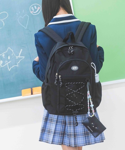 repipi armario（レピピ アルマリオ）の「コードツキバックパック（ショルダーバッグ・キッズ・アイボリー/ブラック/グレー系その他/グレー系/ホワイト系/ブラック系・FREE）」の3枚目の写真