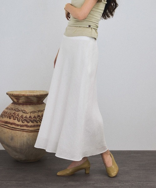 リネンバイヤススカート［GENTLE LINEN］