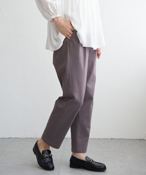 ikka(イッカ)の「【雑誌InRed11月号掲載】GOKU楽パンツ テーパード【親子コーデ】(その他パンツ・レディース・オリーブ/ブラック/オフホワイト/ブルー/ベージュ/ネイビー/オレンジ/ブラウン系その他/ダークオリーブ・M/S/L)」の4枚目の写真