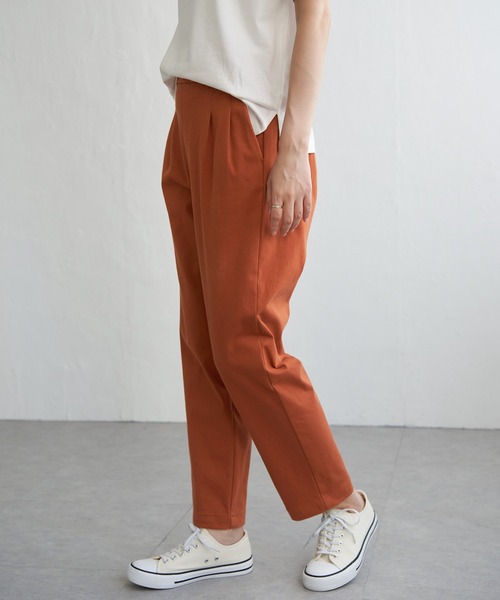 ikka(イッカ)の「【雑誌InRed11月号掲載】GOKU楽パンツ テーパード【親子コーデ】(その他パンツ・レディース・オリーブ/ブラック/オフホワイト/ブルー/ベージュ/ネイビー/オレンジ/ブラウン系その他/ダークオリーブ・M/S/L)」の9枚目の写真