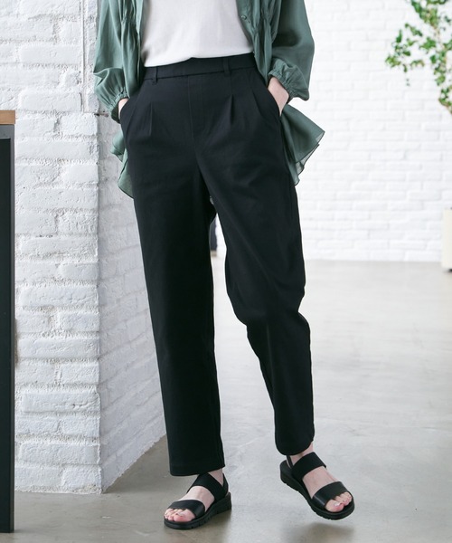 ikka(イッカ)の「【雑誌InRed11月号掲載】GOKU楽パンツ テーパード【親子コーデ】(その他パンツ・レディース・オリーブ/ブラック/オフホワイト/ブルー/ベージュ/ネイビー/オレンジ/ブラウン系その他/ダークオリーブ・M/S/L)」の3枚目の写真