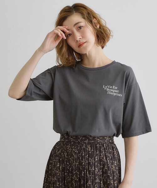 grove(グローブ)の「五分袖ロゴプリントTシャツ(Tシャツ/カットソー・レディース・ホワイト系3/ベージュ系その他3/オフホワイト/チャコールグレー/チャコール・01/02/03/04/05)」の11枚目の写真