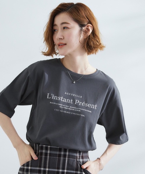 grove(グローブ)の「五分袖ロゴプリントTシャツ(Tシャツ/カットソー・レディース・ホワイト系3/ベージュ系その他3/オフホワイト/チャコールグレー/チャコール・01/02/03/04/05)」の4枚目の写真