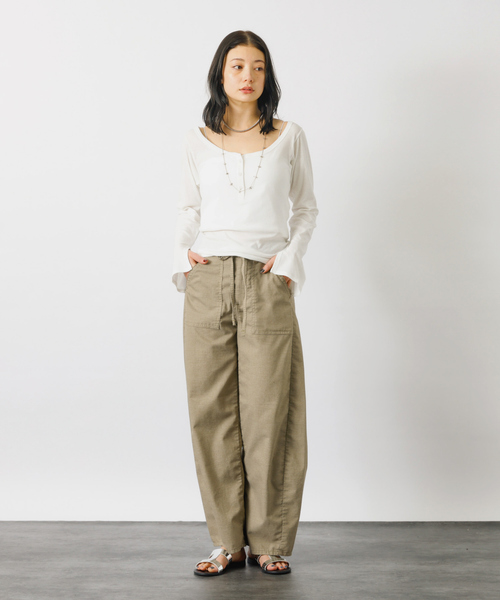 SOMETHING(サムシング)の「【SOMETHING/サムシング】リラックス カーブベイカーパンツ 【WEB限定】(その他パンツ・レディース・カーキ/ベージュ・S/M)」の13枚目の写真