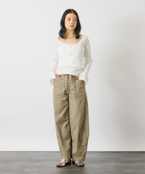 SOMETHING(サムシング)の「【SOMETHING/サムシング】リラックス カーブベイカーパンツ 【WEB限定】(その他パンツ・レディース・カーキ/ベージュ・S/M)」の5枚目の写真