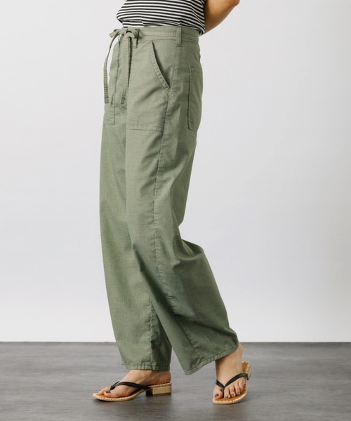 SOMETHING(サムシング)の「【SOMETHING/サムシング】リラックス カーブベイカーパンツ 【WEB限定】(その他パンツ・レディース・カーキ/ベージュ・S/M)」の8枚目の写真