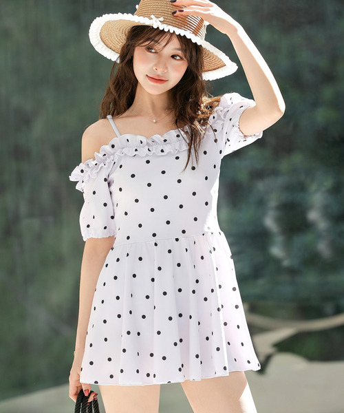 TeddyShop(テディショップ)の「レディース水着 ギャザーフリルオフショルフレアワンピース+ハイウエストショーツ 上下2点セット(水着・レディース・ブラウン/ホワイト系その他/ブラック/ブラック系その他・S/M/L/LL)」の2枚目の写真