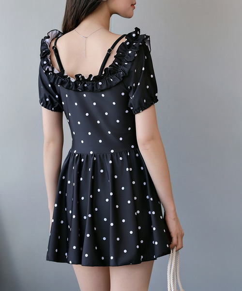 TeddyShop(テディショップ)の「レディース水着 ギャザーフリルオフショルフレアワンピース+ハイウエストショーツ 上下2点セット(水着・レディース・ブラウン/ホワイト系その他/ブラック/ブラック系その他・S/M/L/LL)」の16枚目の写真