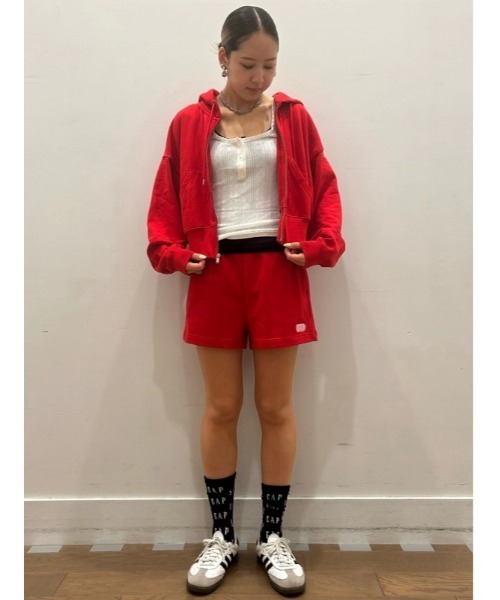 GAP（ギャップ）の「ヘビーウェイト フレンチテリー オーバーサイズ ジップアップ ウェッジパーカー（パーカー・レディース・ネイビー/レッド/ブラック・S/XL/XXS/L/M/XS）」の12枚目の写真